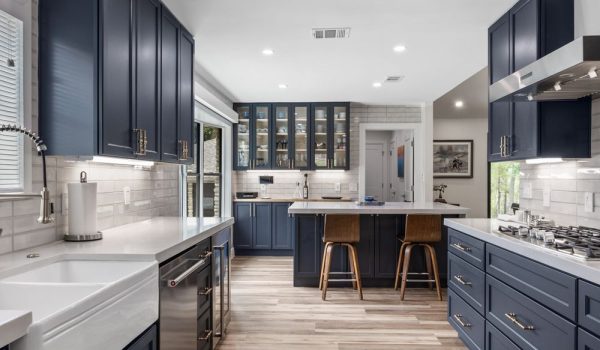 Kitchen Cabinet Showroom & Factory