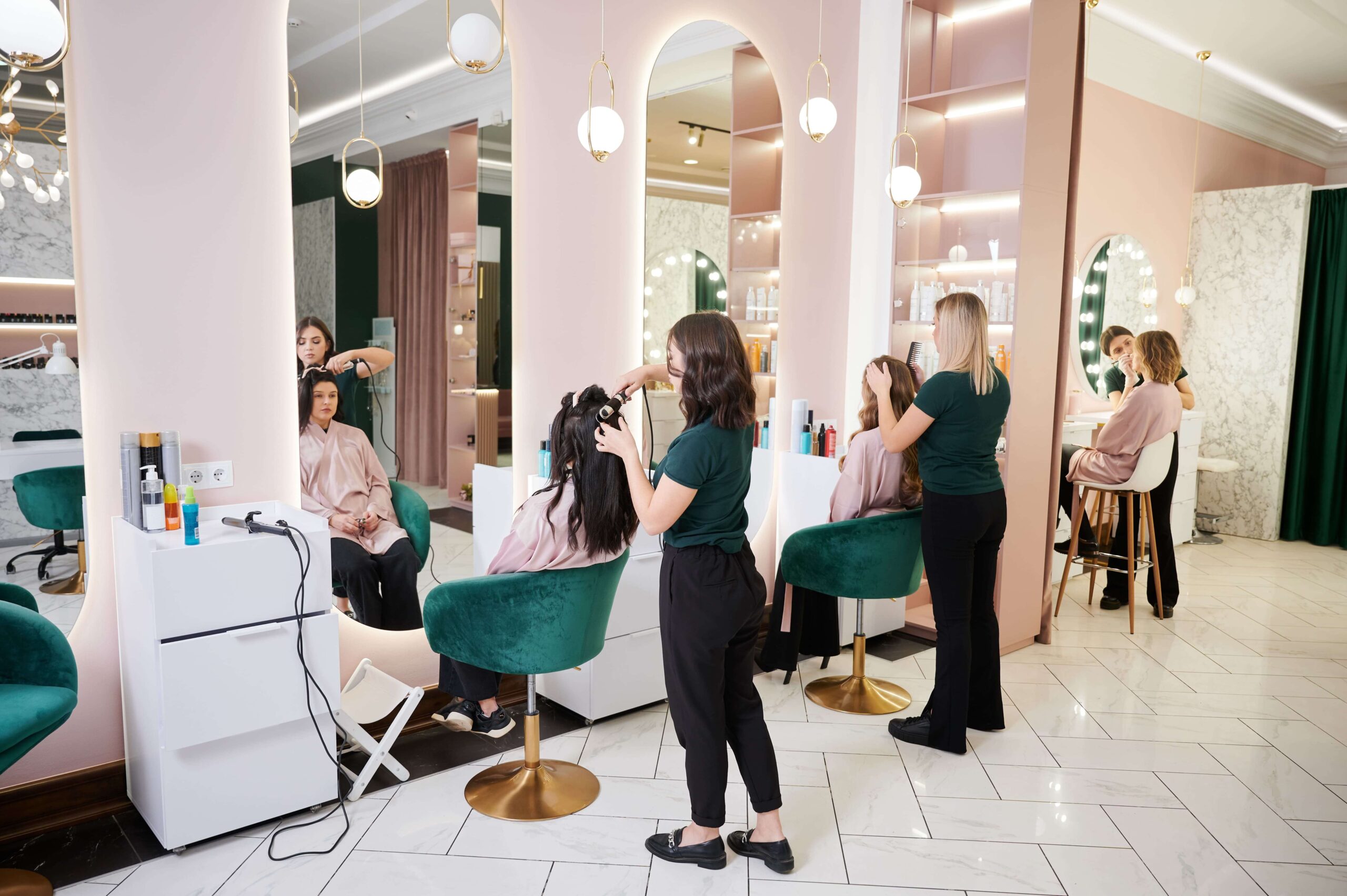 LUXURY LADIES SALON & BEAUTY CENTER